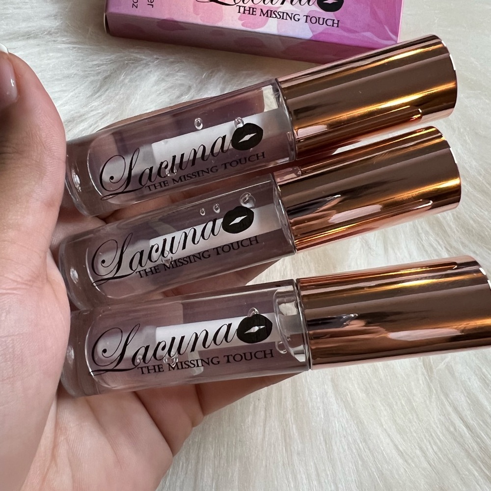 Clear lip gloss